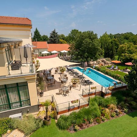 Elizabeth Hotel غيولا المظهر الخارجي الصورة