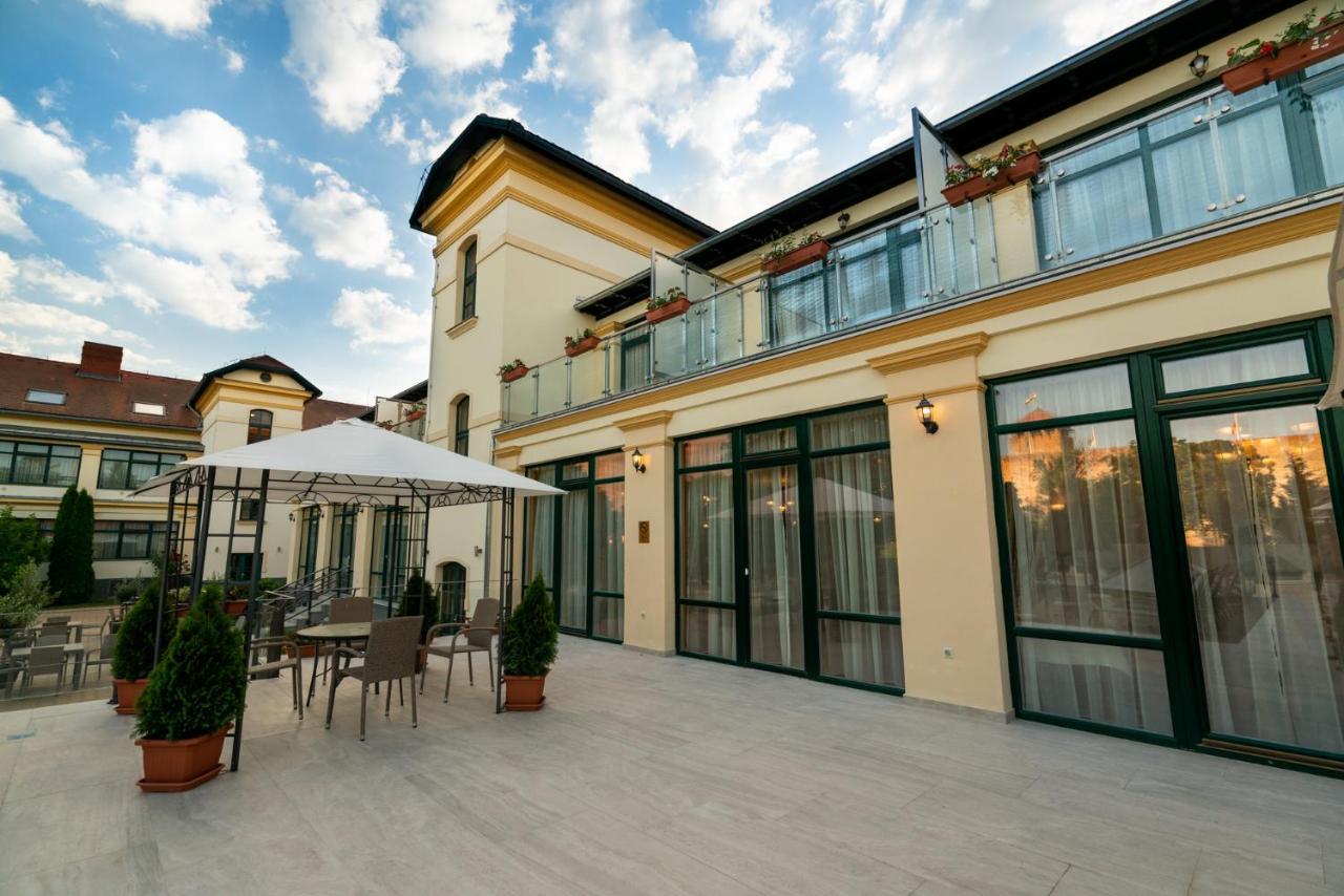 Elizabeth Hotel غيولا المظهر الخارجي الصورة