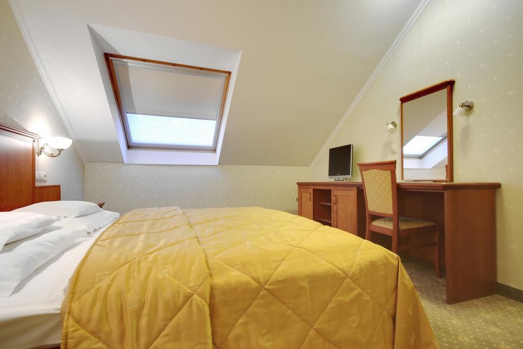 Elizabeth Hotel غيولا المظهر الخارجي الصورة