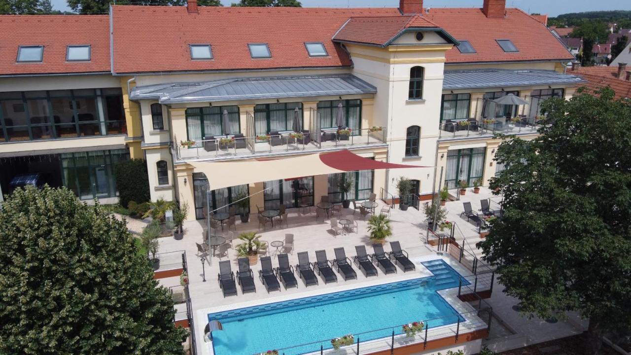 Elizabeth Hotel غيولا المظهر الخارجي الصورة