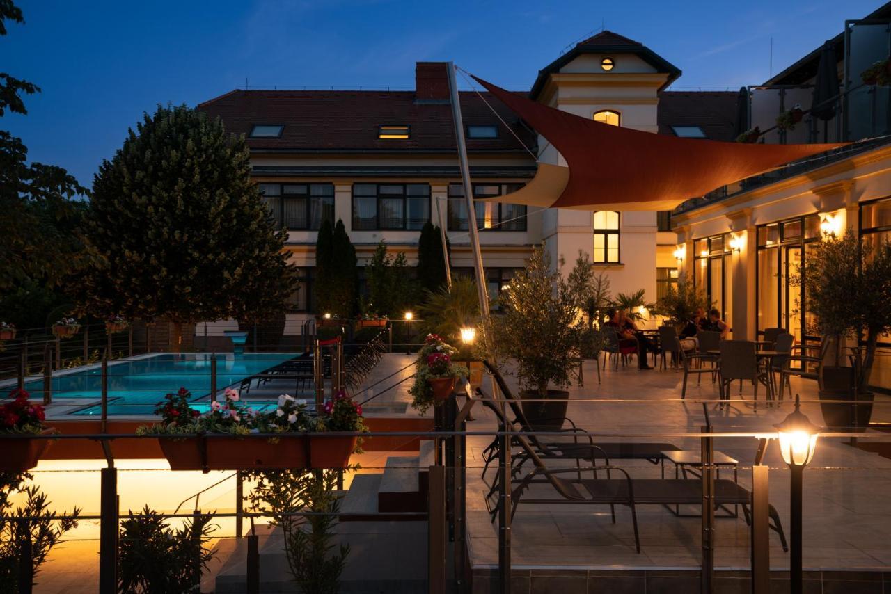 Elizabeth Hotel غيولا المظهر الخارجي الصورة