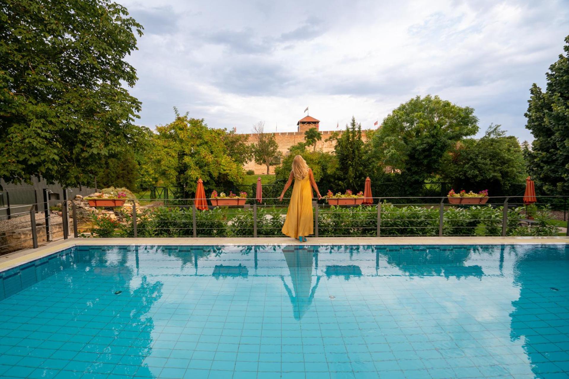Elizabeth Hotel غيولا المظهر الخارجي الصورة