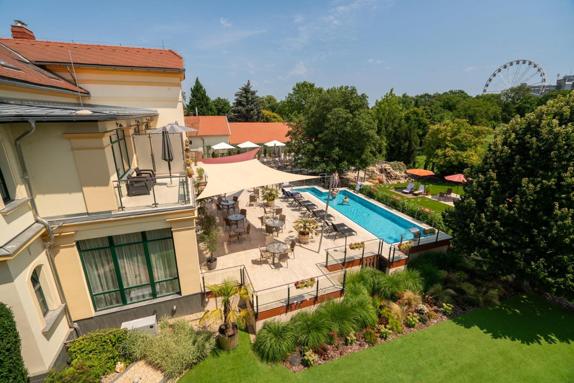 Elizabeth Hotel غيولا المظهر الخارجي الصورة