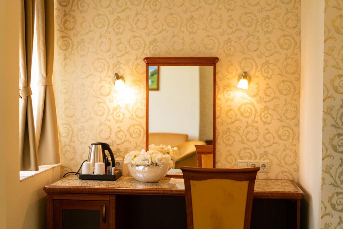 Elizabeth Hotel غيولا المظهر الخارجي الصورة